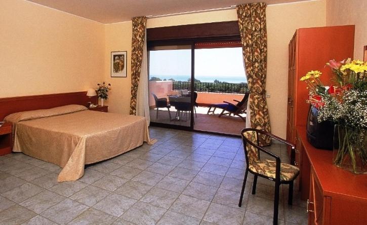 Conte Di Cabrera Hotel Club Pozzallo Eksteriør bilde